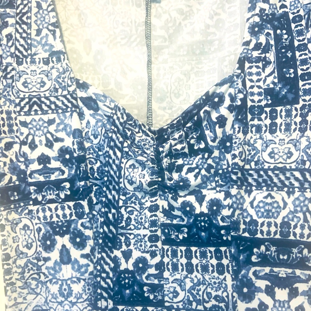 Blue and white print dress - Picture 3 of 4